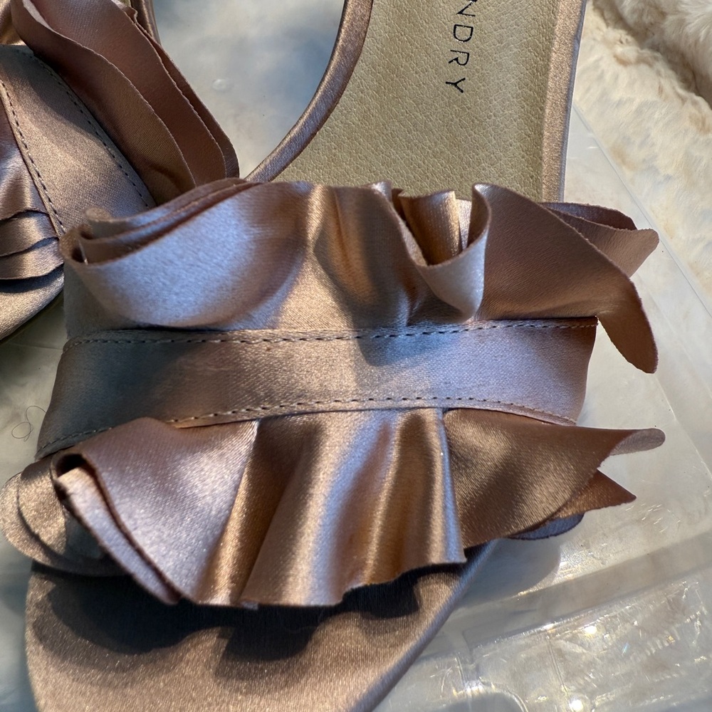 Chinese Laundry Women's Blush Ruffle Heels, size 7.5 - Picture 14 of 16